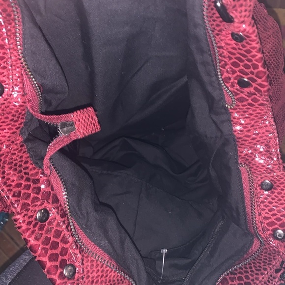 Kenneth Cole Reaction XL snakeskin hobo tote w/crossbody straps - Picture 10 of 11